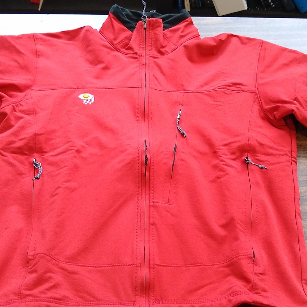 Mountain Hardwear men's large red black jacket